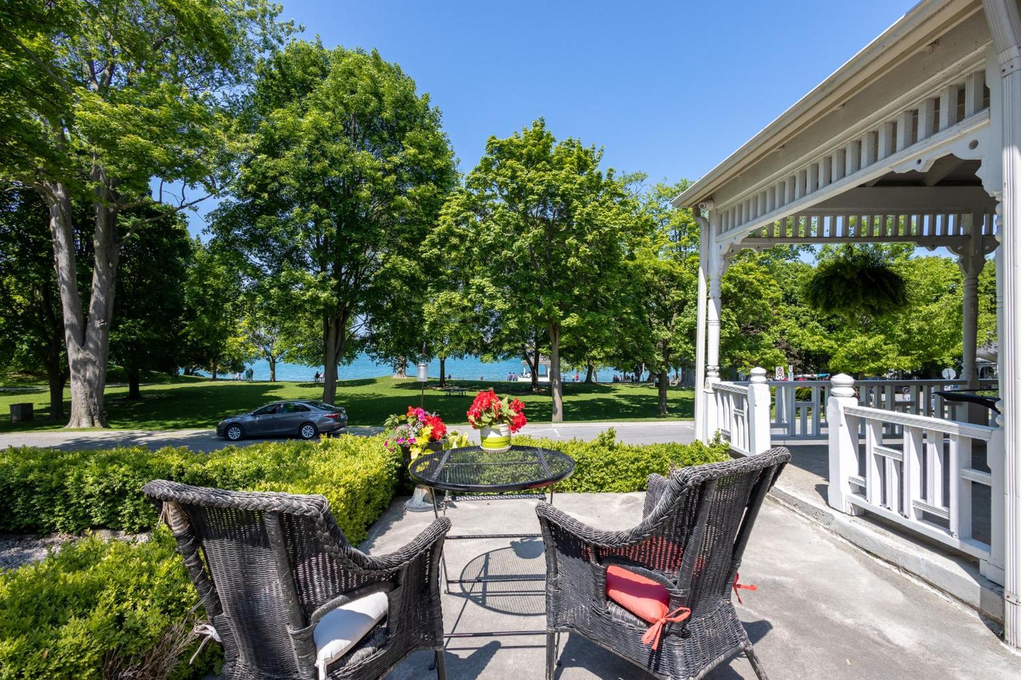 The Old Bank House Hotel Niagara-on-the-Lake Exterior photo
